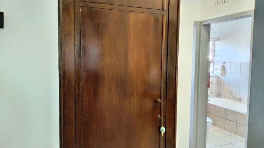 2 Bedroom Property for Sale in Greenhills Gauteng