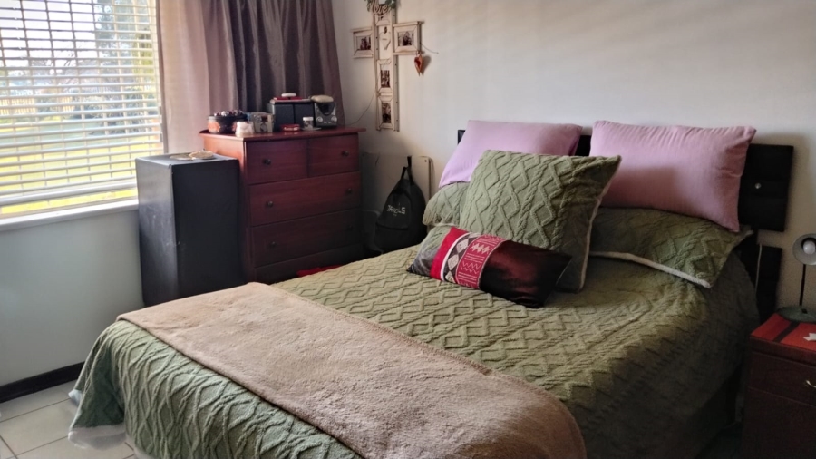 2 Bedroom Property for Sale in Greenhills Gauteng