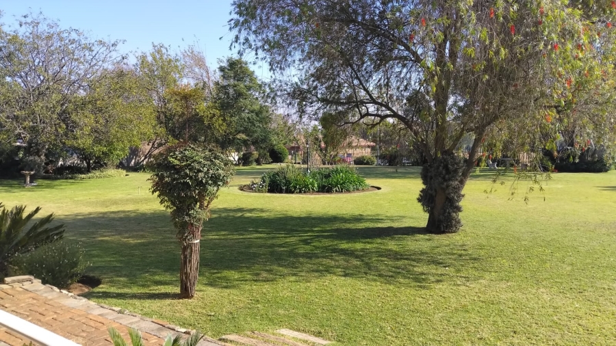 2 Bedroom Property for Sale in Greenhills Gauteng