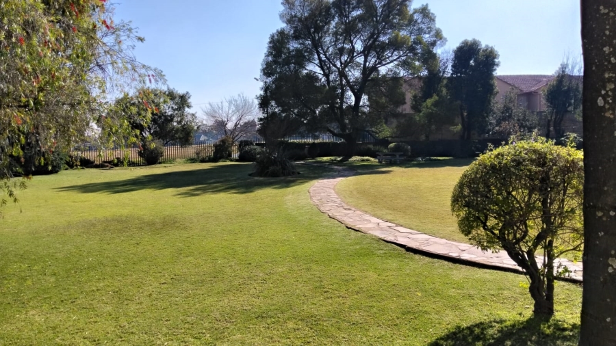 2 Bedroom Property for Sale in Greenhills Gauteng