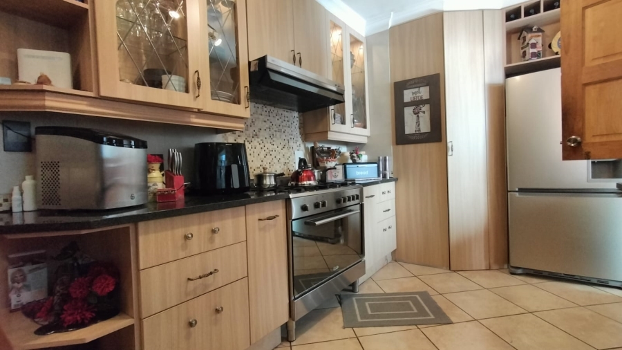 4 Bedroom Property for Sale in Greenhills Gauteng