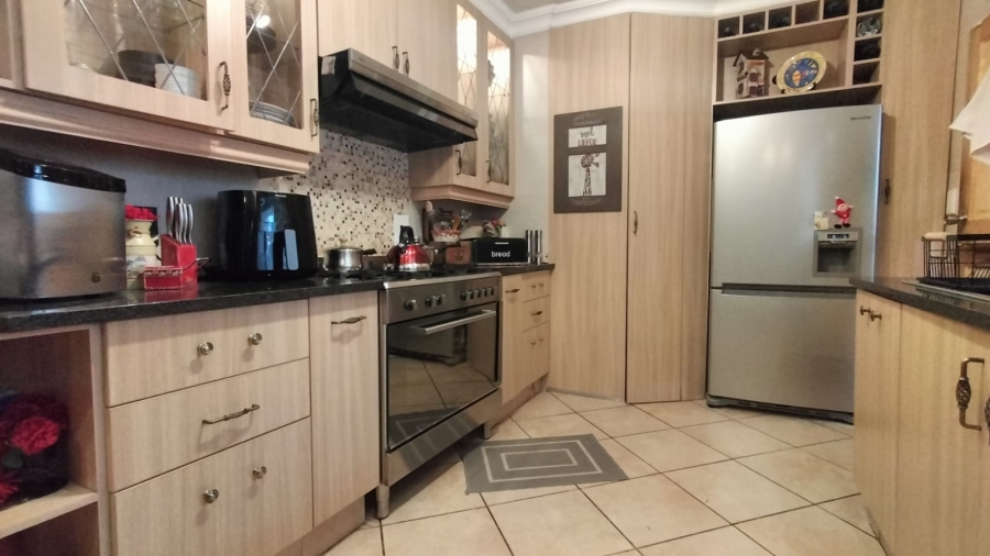 4 Bedroom Property for Sale in Greenhills Gauteng