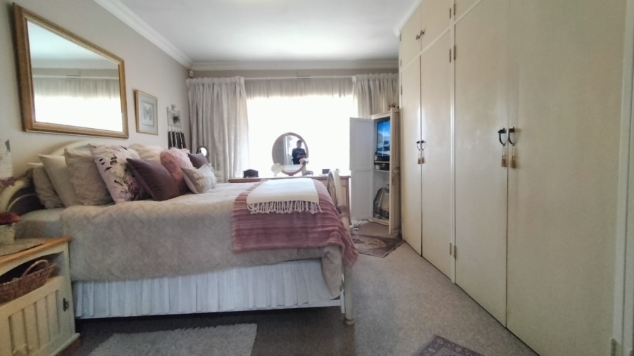 4 Bedroom Property for Sale in Greenhills Gauteng