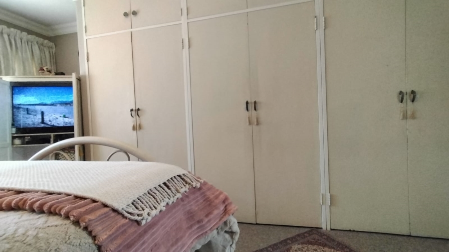 4 Bedroom Property for Sale in Greenhills Gauteng