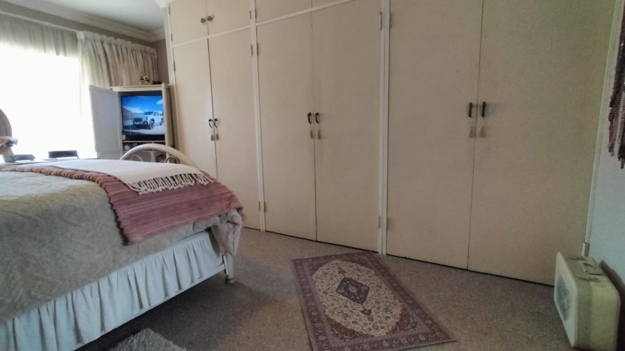 4 Bedroom Property for Sale in Greenhills Gauteng