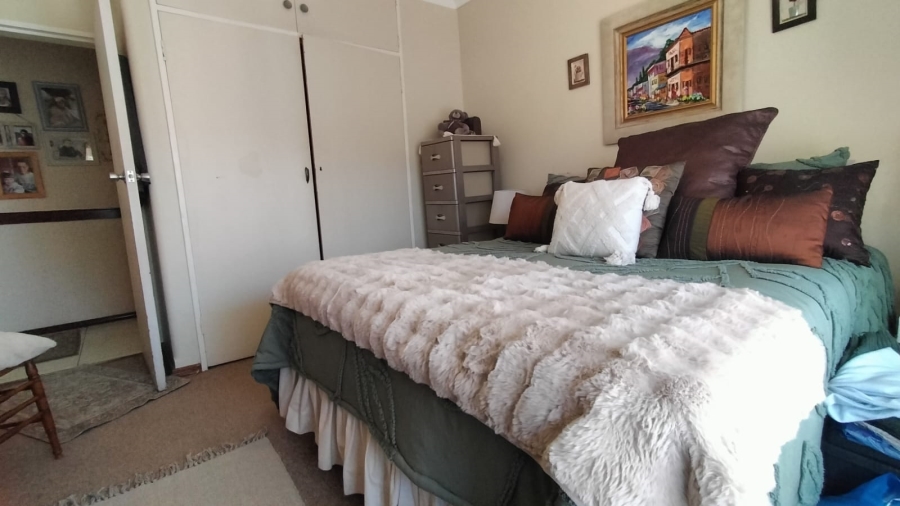 4 Bedroom Property for Sale in Greenhills Gauteng
