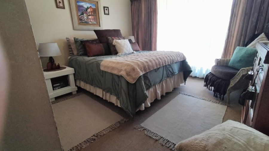 4 Bedroom Property for Sale in Greenhills Gauteng