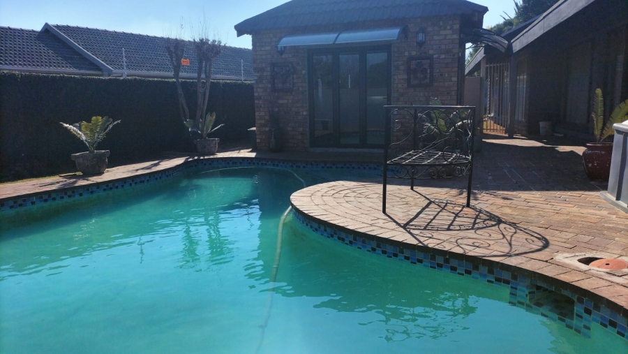 4 Bedroom Property for Sale in Greenhills Gauteng