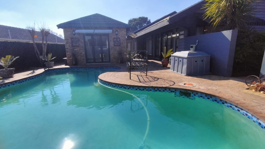 4 Bedroom Property for Sale in Greenhills Gauteng
