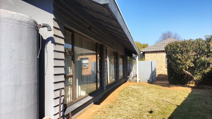 4 Bedroom Property for Sale in Greenhills Gauteng