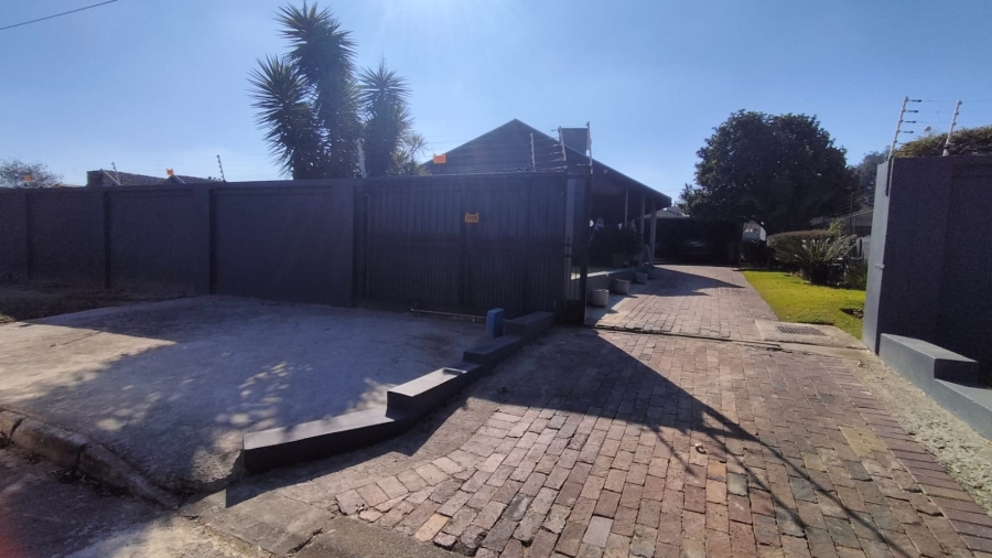 4 Bedroom Property for Sale in Greenhills Gauteng