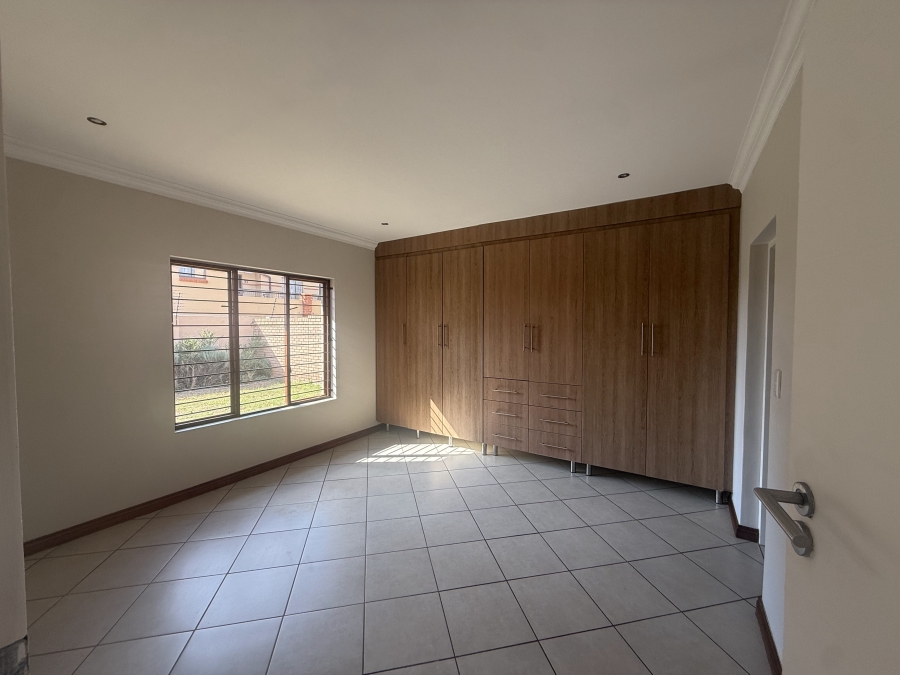 3 Bedroom Property for Sale in Equestria Gauteng