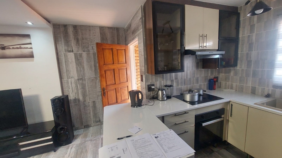 2 Bedroom Property for Sale in Helikonpark Gauteng