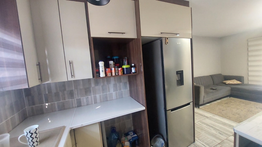 2 Bedroom Property for Sale in Helikonpark Gauteng