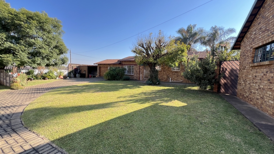 3 Bedroom Property for Sale in Greenhills Gauteng