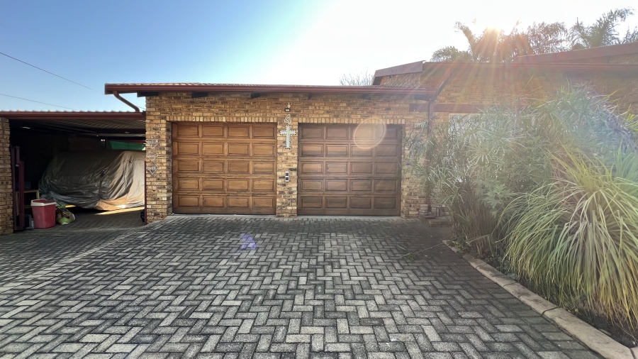 3 Bedroom Property for Sale in Greenhills Gauteng
