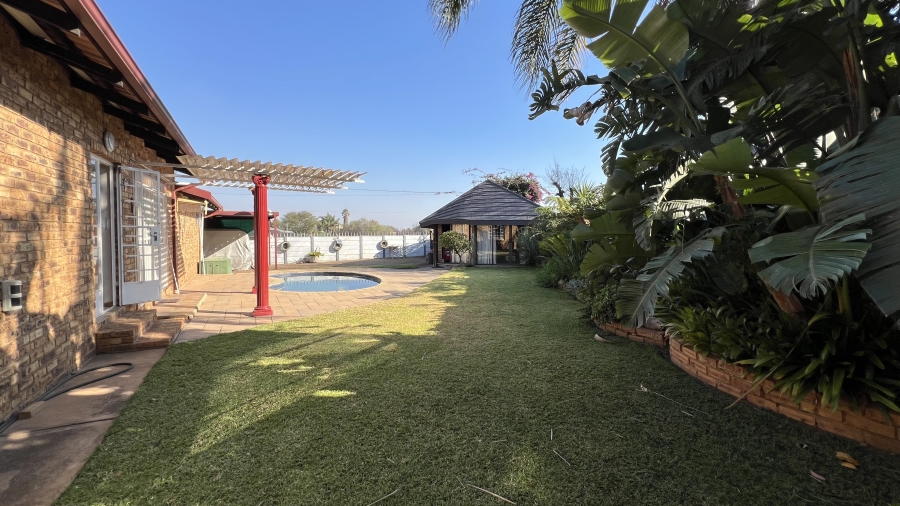 3 Bedroom Property for Sale in Greenhills Gauteng