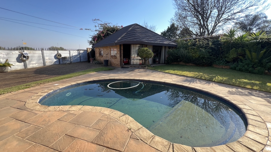 3 Bedroom Property for Sale in Greenhills Gauteng