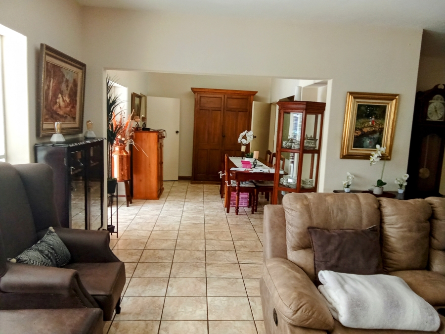 6 Bedroom Property for Sale in Florida Gauteng