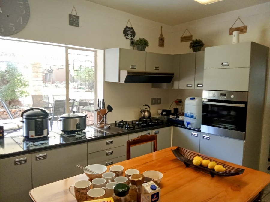 6 Bedroom Property for Sale in Florida Gauteng