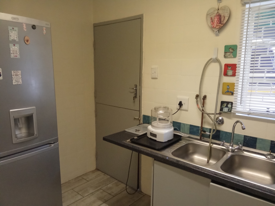 6 Bedroom Property for Sale in Florida Gauteng