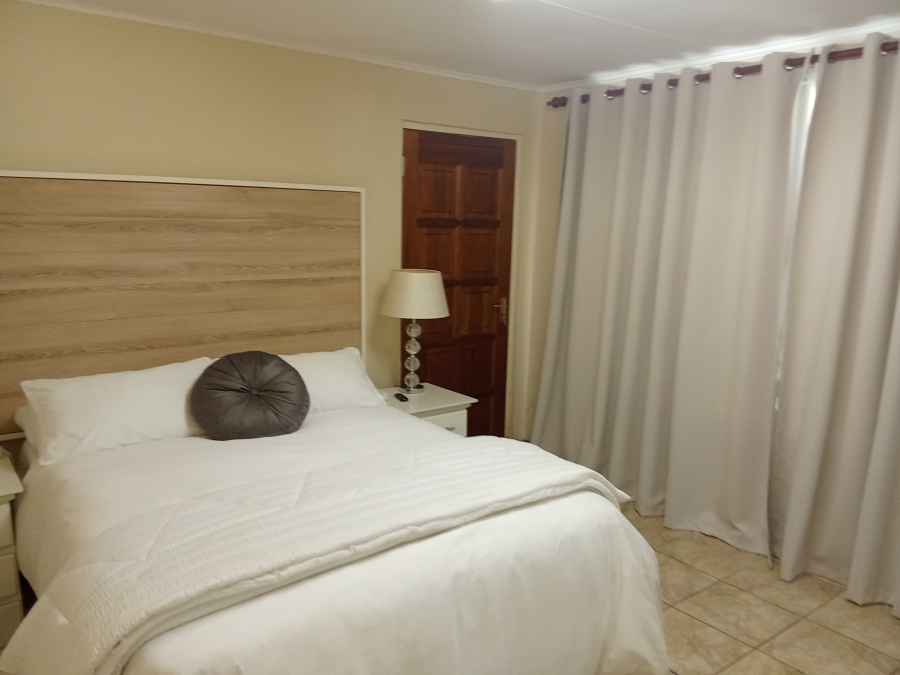 6 Bedroom Property for Sale in Florida Gauteng