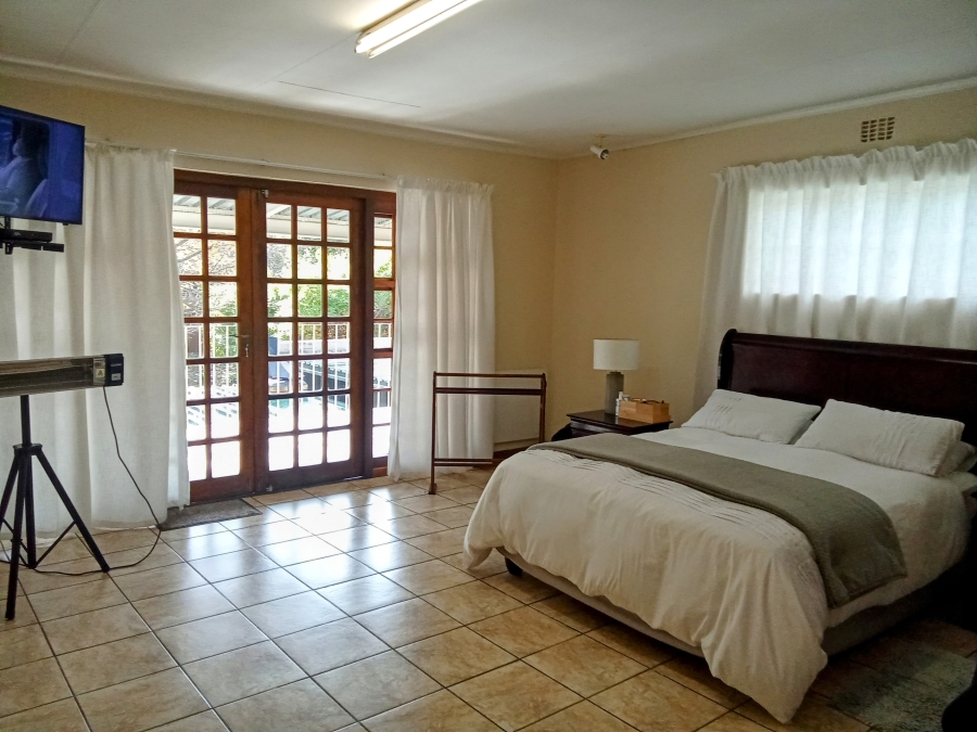 6 Bedroom Property for Sale in Florida Gauteng