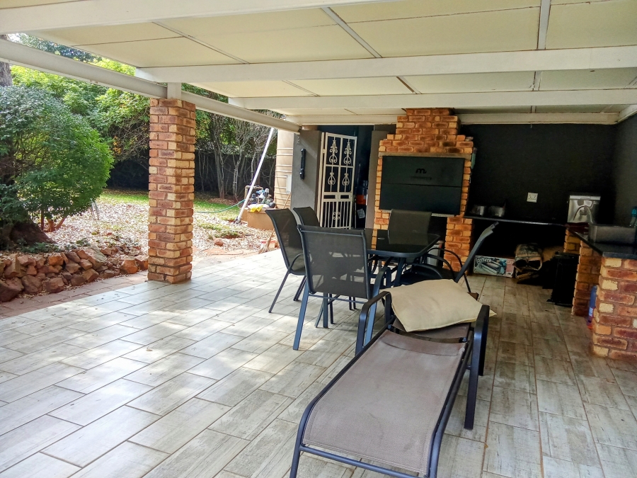 6 Bedroom Property for Sale in Florida Gauteng