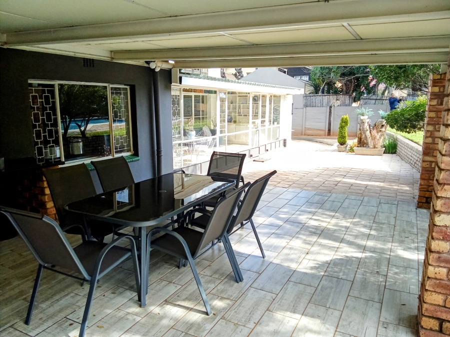 6 Bedroom Property for Sale in Florida Gauteng