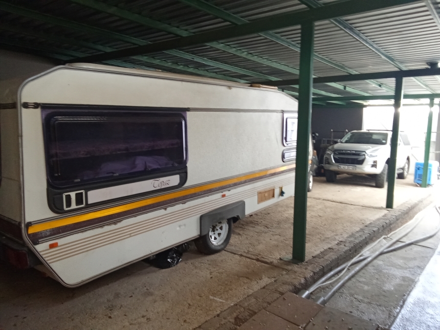 6 Bedroom Property for Sale in Florida Gauteng
