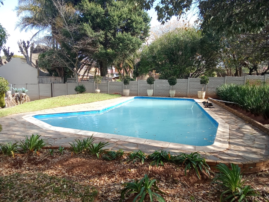 6 Bedroom Property for Sale in Florida Gauteng
