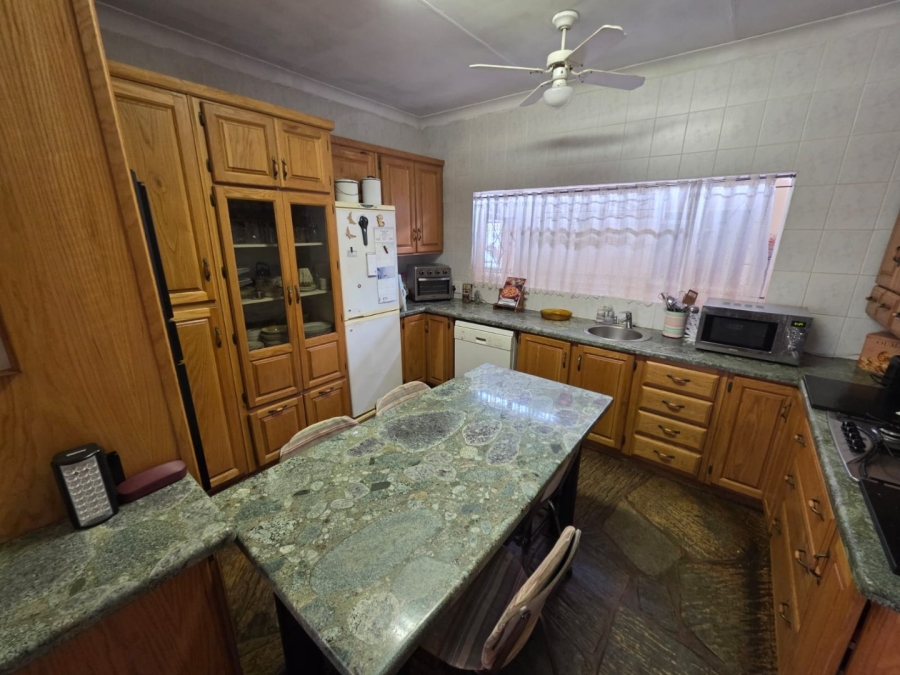 4 Bedroom Property for Sale in Annlin Gauteng