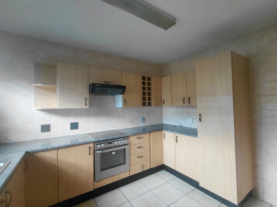 To Let 3 Bedroom Property for Rent in New Redruth Gauteng