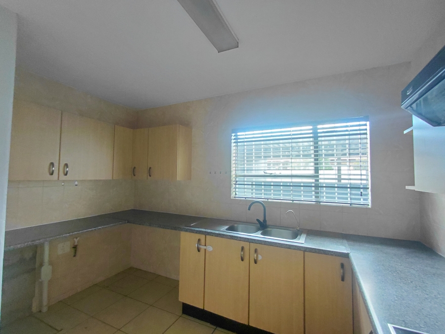 To Let 3 Bedroom Property for Rent in New Redruth Gauteng