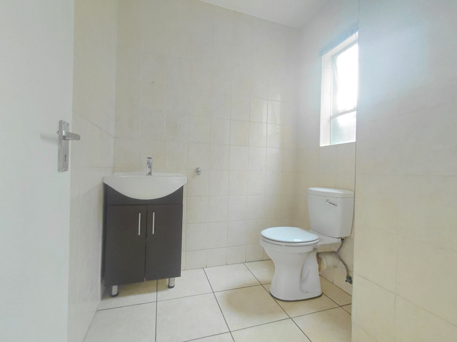 To Let 3 Bedroom Property for Rent in New Redruth Gauteng
