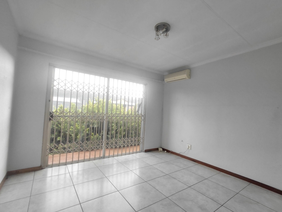 To Let 3 Bedroom Property for Rent in New Redruth Gauteng