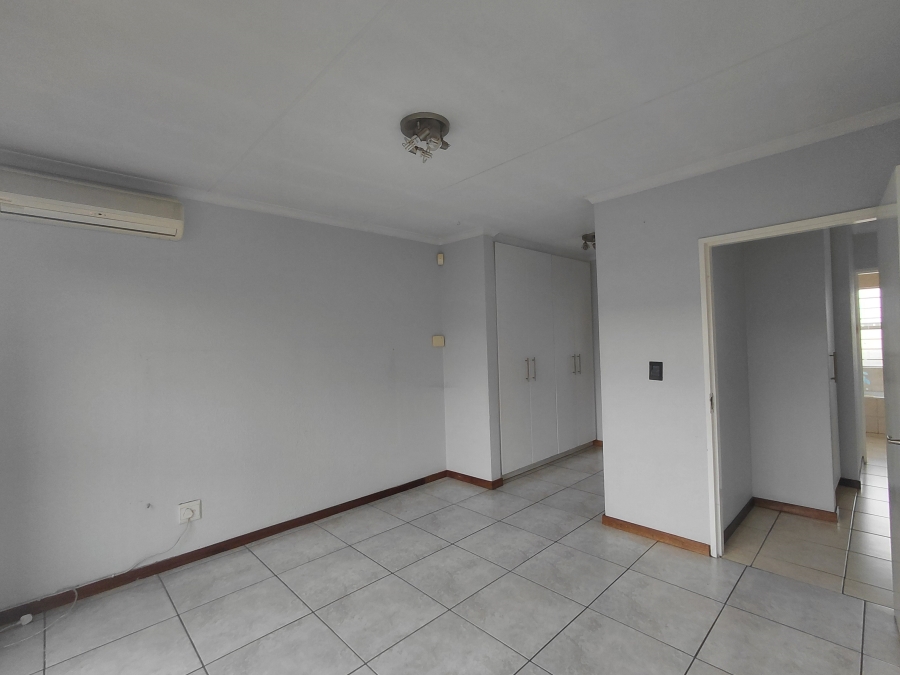 To Let 3 Bedroom Property for Rent in New Redruth Gauteng