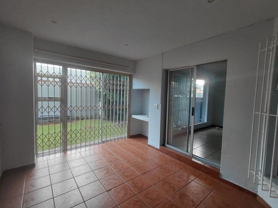 To Let 3 Bedroom Property for Rent in New Redruth Gauteng