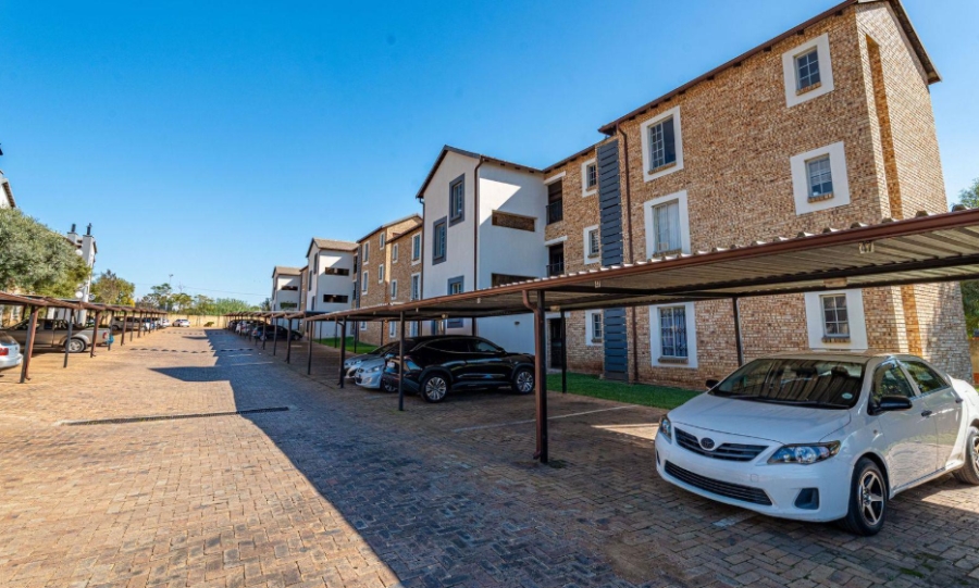 To Let 3 Bedroom Property for Rent in North Riding Gauteng