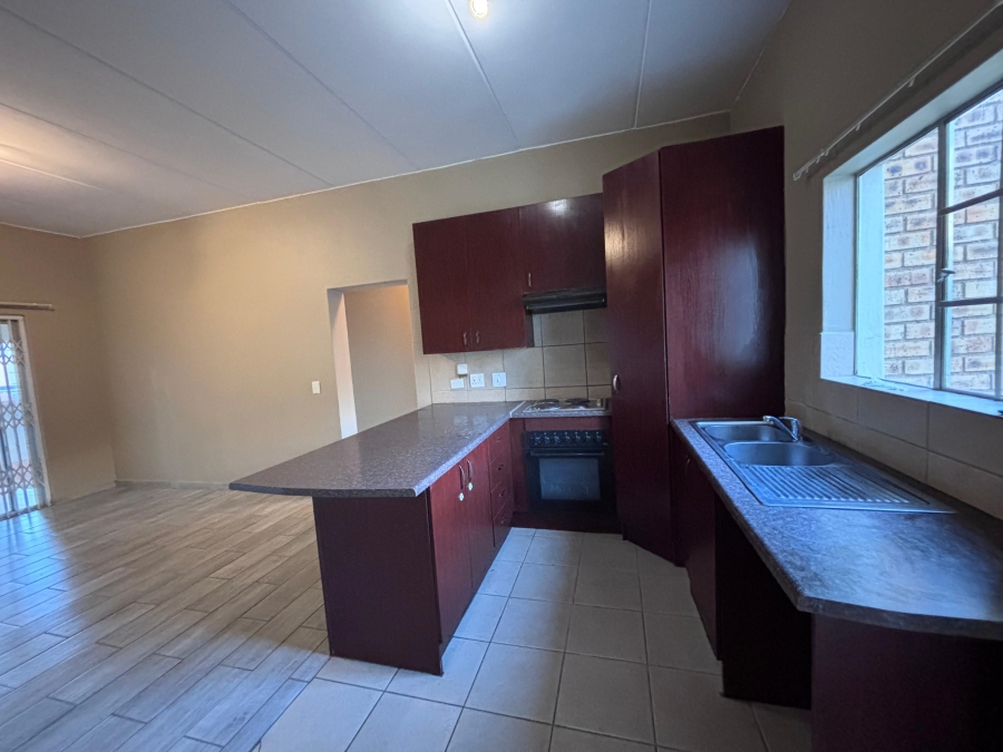 To Let 3 Bedroom Property for Rent in North Riding Gauteng