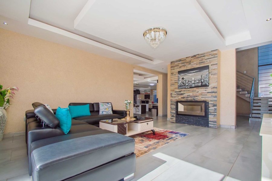 7 Bedroom Property for Sale in Chancliff A H Gauteng