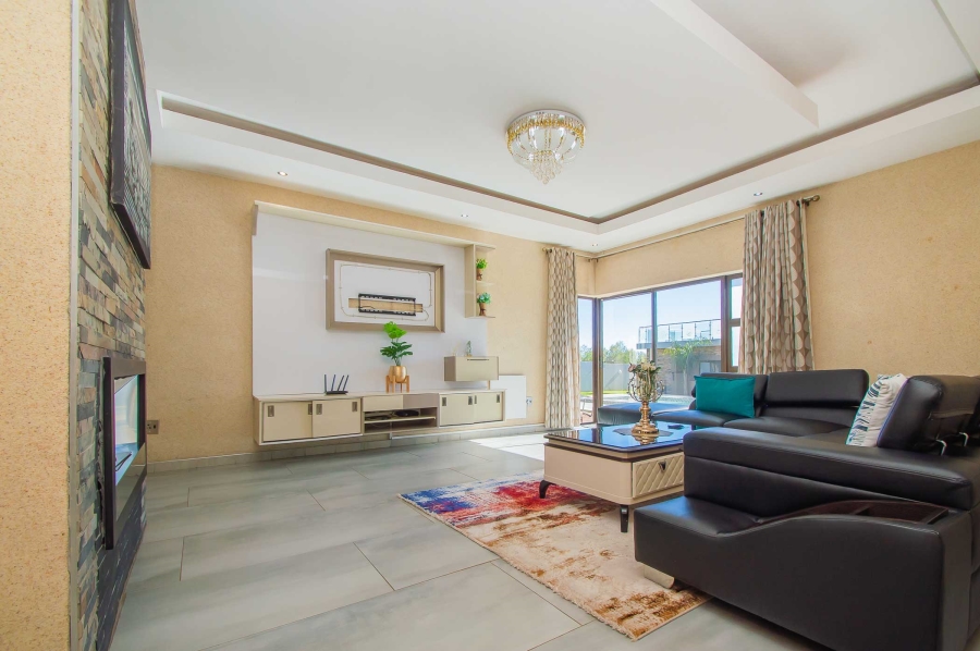 7 Bedroom Property for Sale in Chancliff A H Gauteng