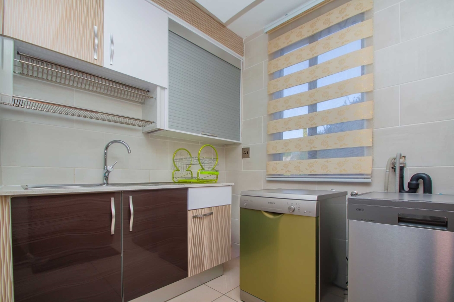 7 Bedroom Property for Sale in Chancliff A H Gauteng