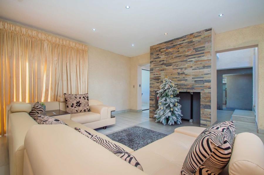 7 Bedroom Property for Sale in Chancliff A H Gauteng