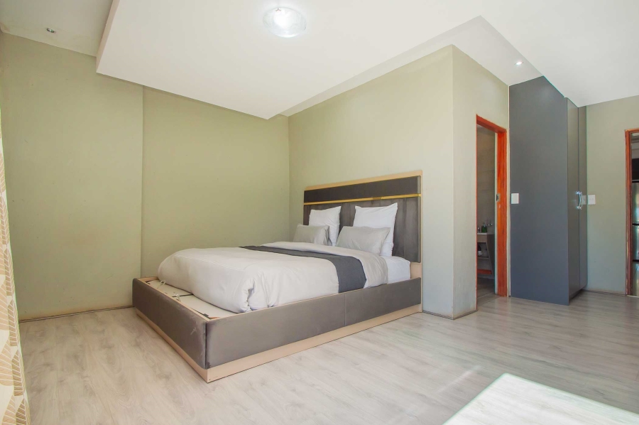 7 Bedroom Property for Sale in Chancliff A H Gauteng
