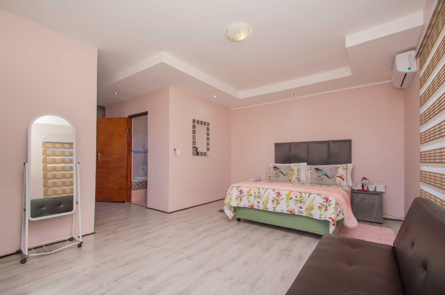 7 Bedroom Property for Sale in Chancliff A H Gauteng