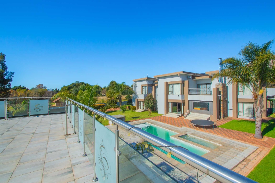 7 Bedroom Property for Sale in Chancliff A H Gauteng