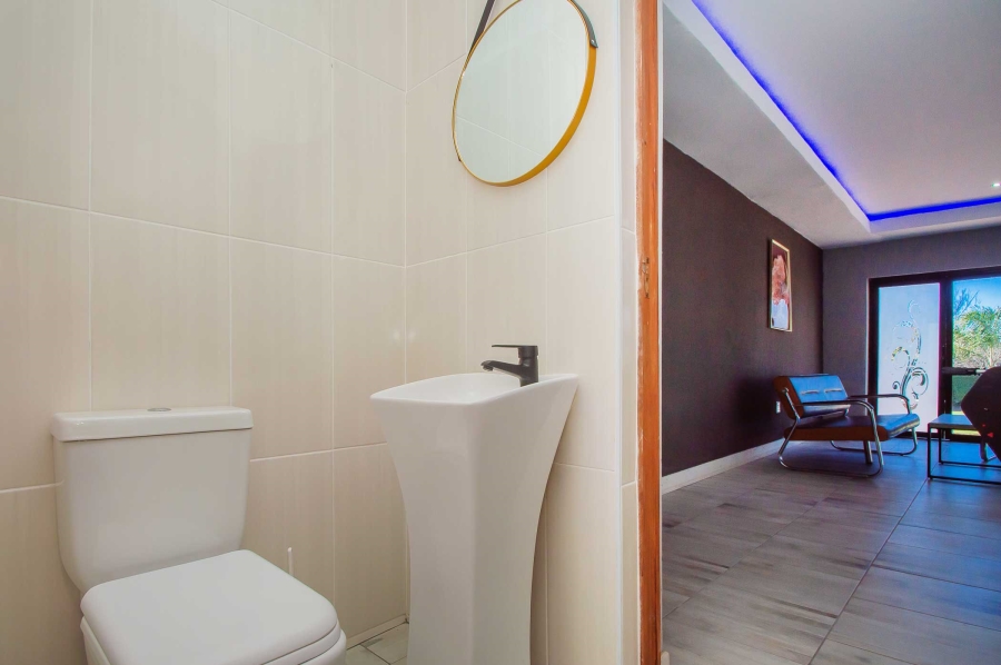 7 Bedroom Property for Sale in Chancliff A H Gauteng