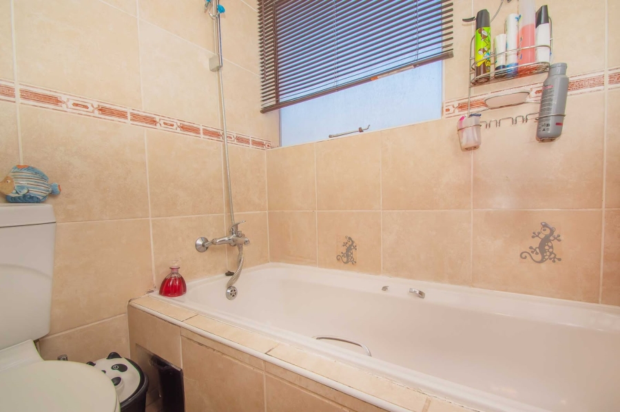 3 Bedroom Property for Sale in Weltevreden Park Gauteng