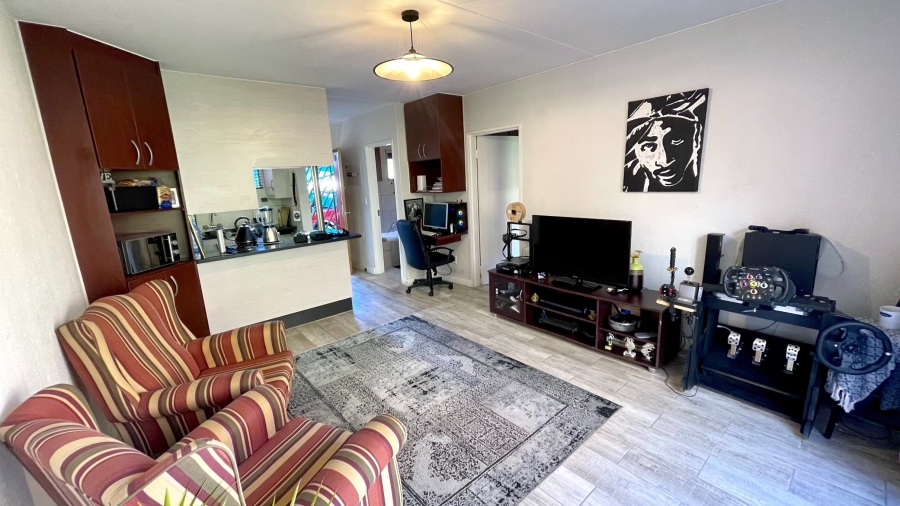 1 Bedroom Property for Sale in Linden Gauteng